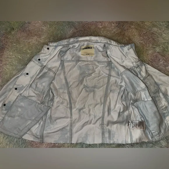 New L'AGENCE Janelle denim jacket in Light Blue acid wash Size Petite Small - Picture 4 of 10